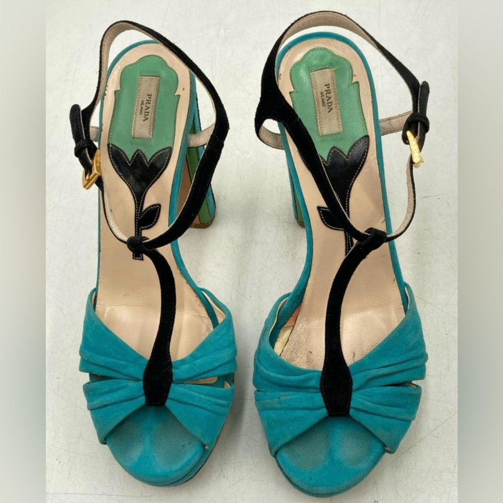 Authentic PRADA
Suede T-Strap Sandals size 38.5